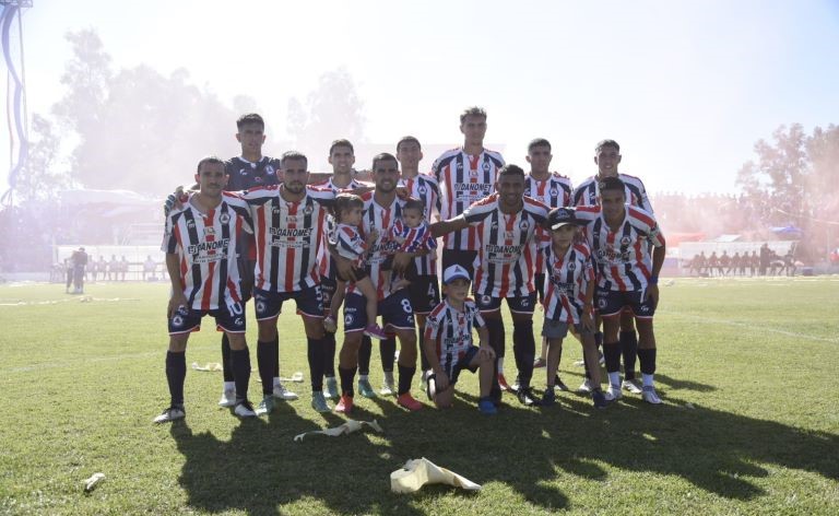 Fútbol: Estudiantil de Castex eliminó a Racing Club y jugará la final del Provincial 2023 ante All Boys de Santa Rosa