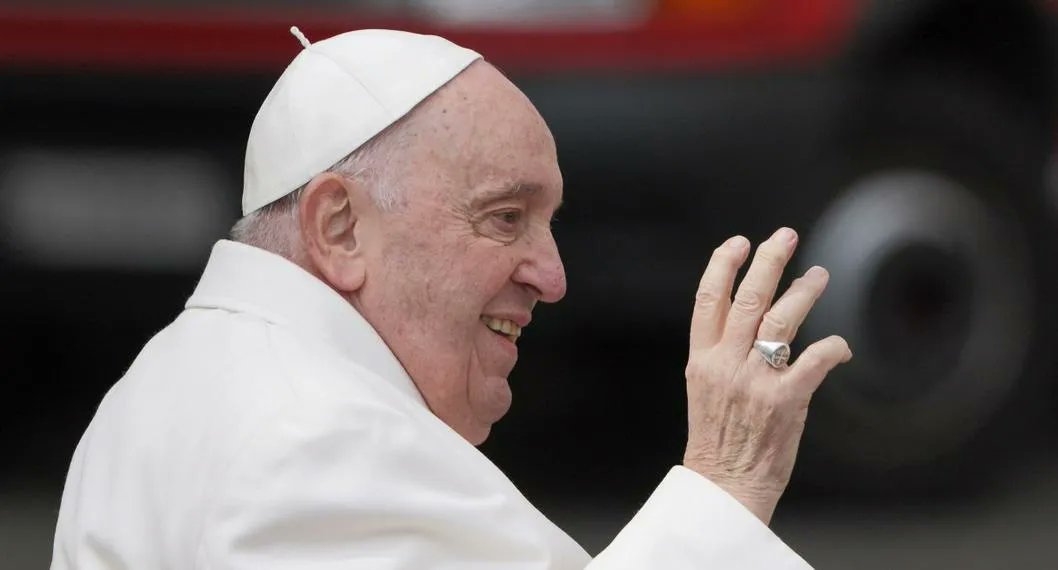 El Papa Francisco fue dado de alta luego de estar 3 días internado por bronquitis