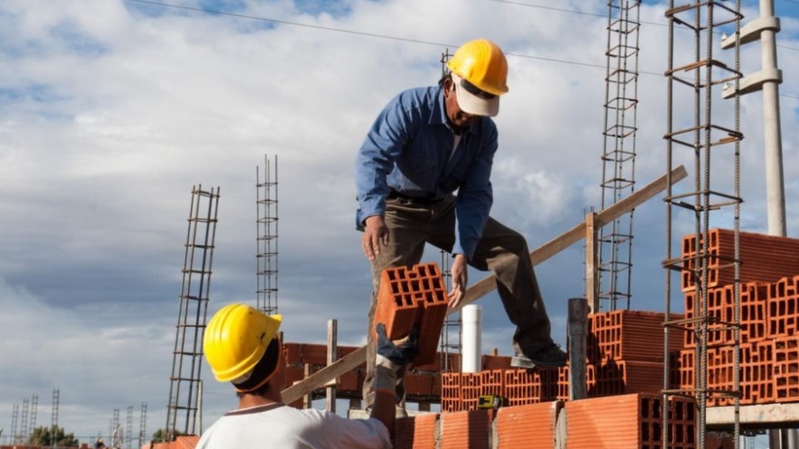 La UOCRA acordó una mejora del 22%