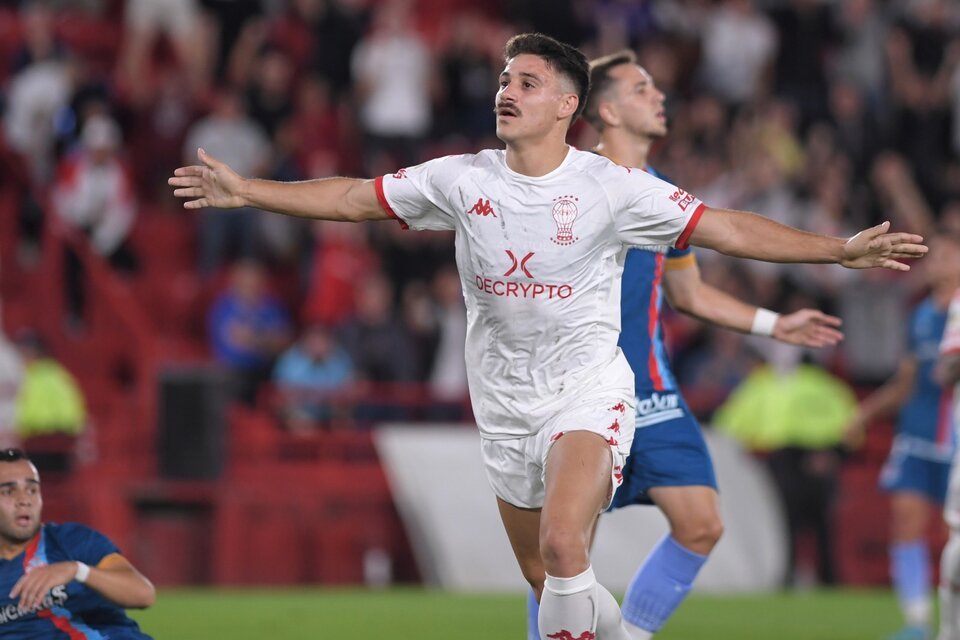 Fútbol: Huracán le ganó a Arsenal y cortó con la mala racha