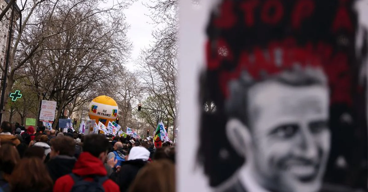 Francia: El Gobierno se enfrenta a su duodécima huelga nacional contra la ley de pensiones de Macron