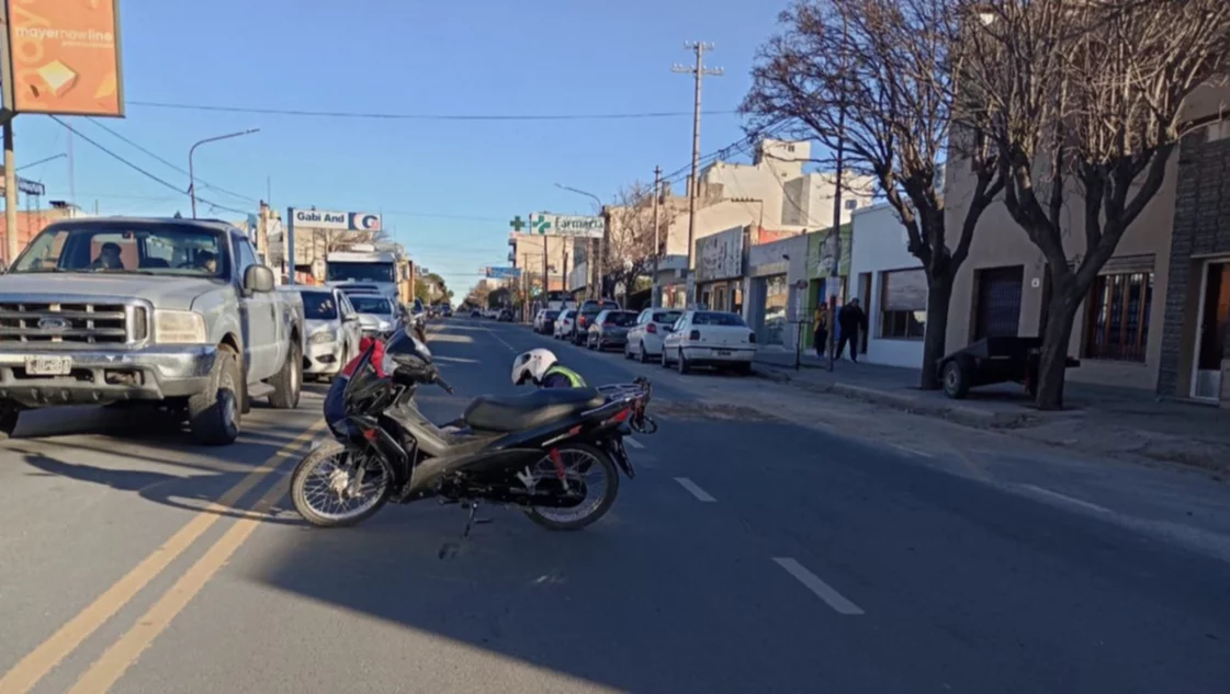 Santa Rosa: Dos mujeres hospitalizadas luego de un choque en Avenida Luro