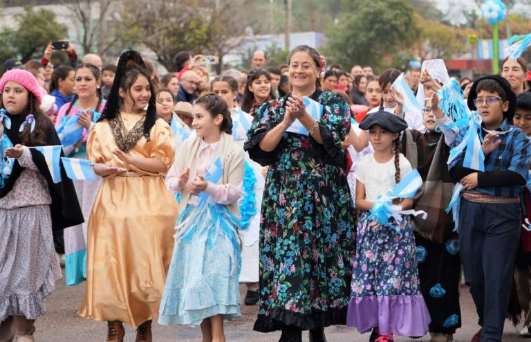 Se realizó el acto central del 25 de Mayo en Uriburu