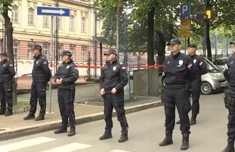 Serbia: Un adolescente mató a ocho alumnos y a un guardia de seguridad en una escuela de Belgrado