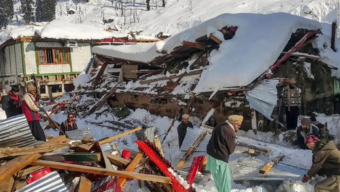 Pakistán: 9 muertos y 25 heridos por una avalancha de nieve