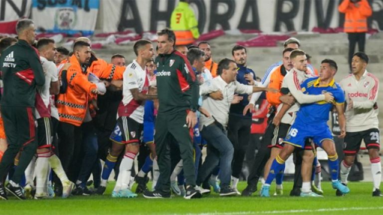 Fútbol: Salieron las sanciones para los expulsados de River y Boca por el final escandaloso del Superclásico