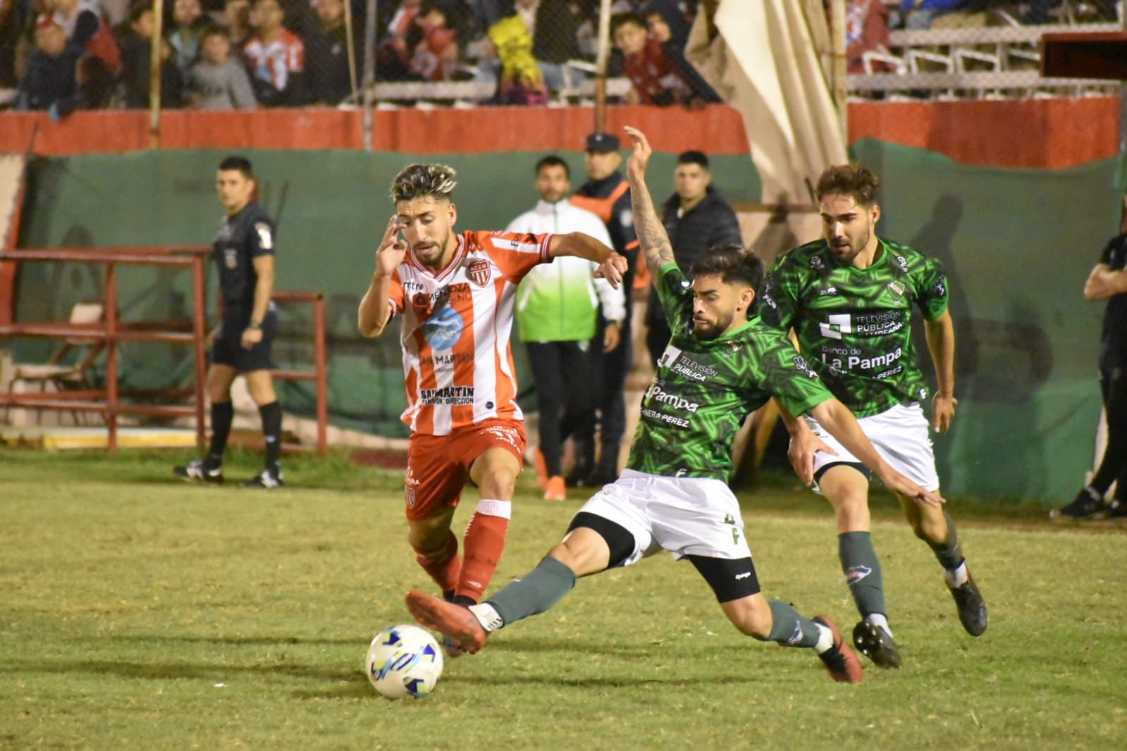 Federal “A”: Ferro recibe a Huracán con la necesidad de sumar de a tres