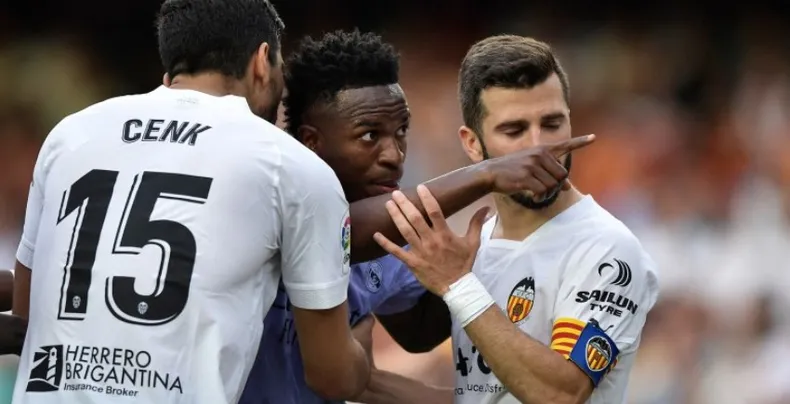 Fútbol: Siete detenidos por el escándalo de racismo en España