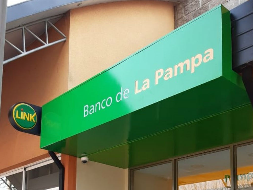 Piden al BLP que agregue un día más la promoción en Farmacias