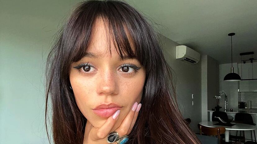 Jenna Ortega revela entre lágrimas cuánto sufrió la toxicidad de las redes sociales