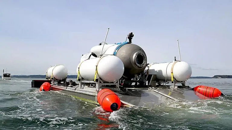 Atlántico Norte: Encontraron restos en el área donde buscan al submarino que desapareció durante la expedición al Titanic