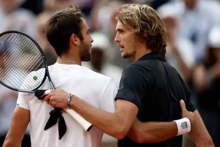 Tenis: Etcheverry perdió un partidazo contra Zverev en Roland Garros y se ganó la ovación del público