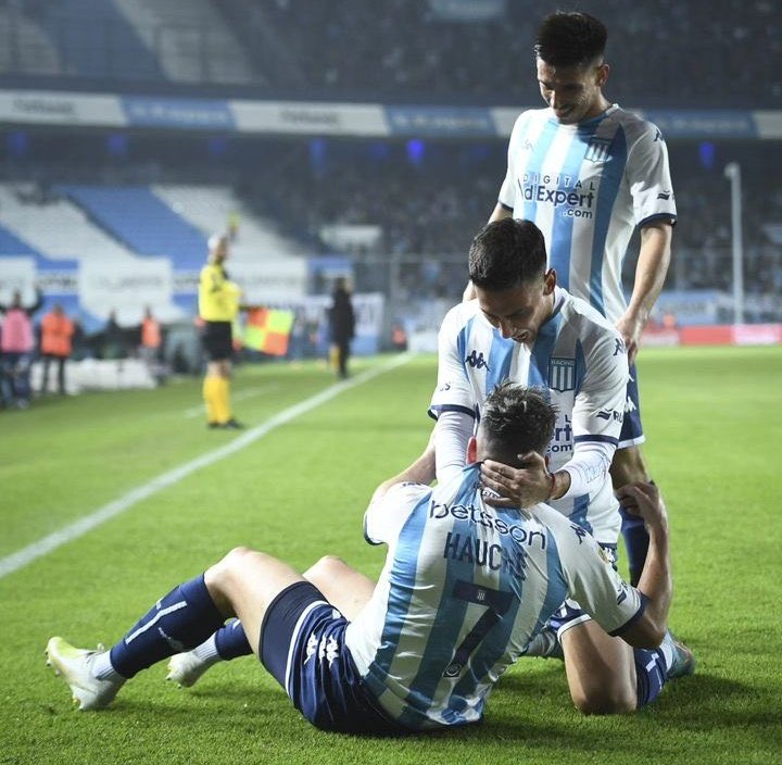 Fútbol: Racing venció a Banfield y cortó una larga racha sin triunfos