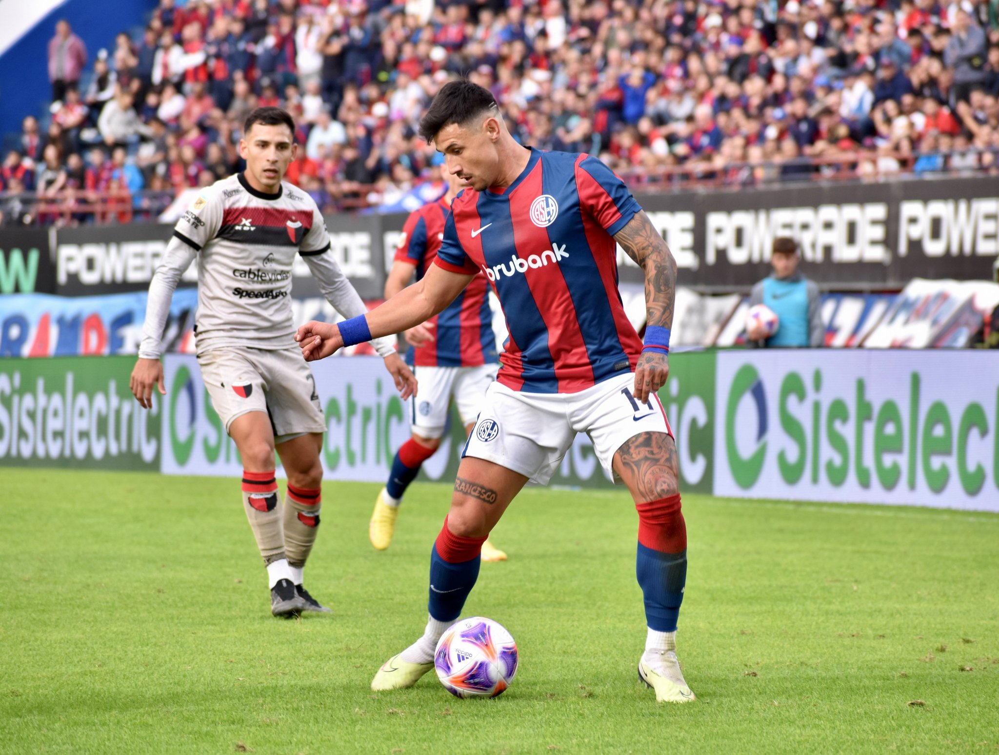 Fútbol: San Lorenzo empató con Colón y sigue sin poder descontarle a River