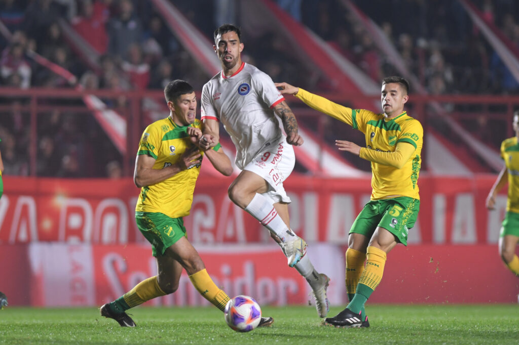 Fútbol: Argentinos goleó 3 a 1 a Defensa y Justicia