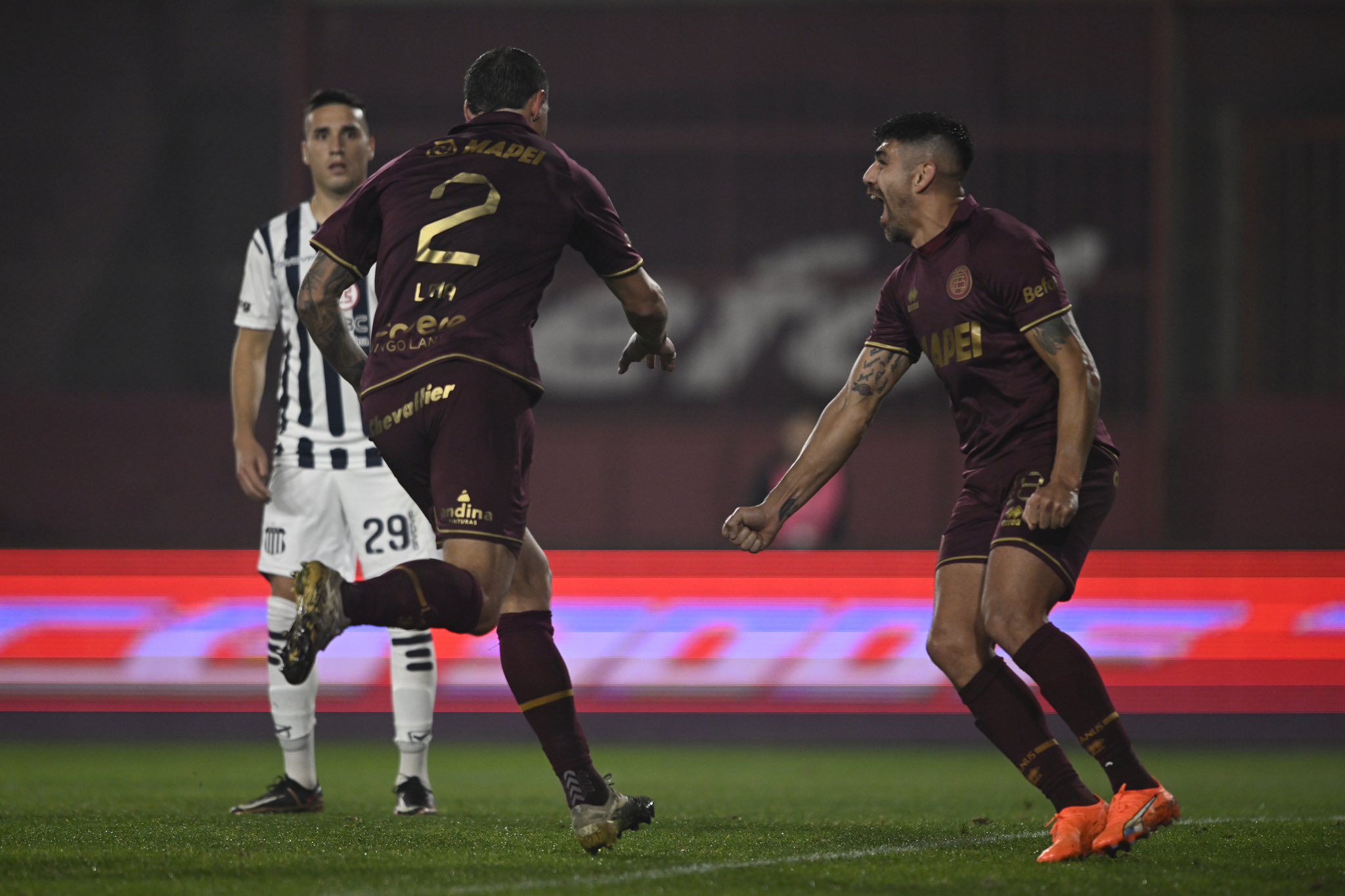 Fútbol: Talleres perdió con Lanús y quedó a 10 puntos de River a falta de 6 fechas