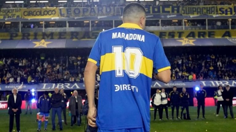 Fútbol: Riquelme se puso la 10 de Maradona y hubo un agradecimiento especial para Messi en su despedida