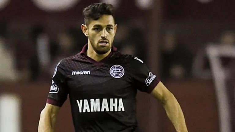 Fútbol: Lanús “licenció” a Lautaro Acosta después de ser denunciado por violencia de género