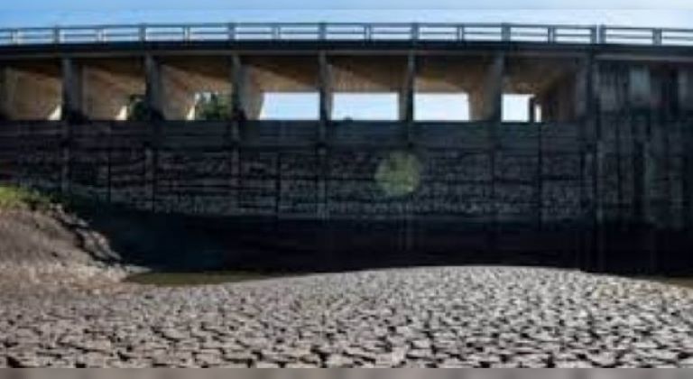 Uruguay: Por la sequía, en Montevideo el agua potable tiene sabor salado y temen por falta de bidones