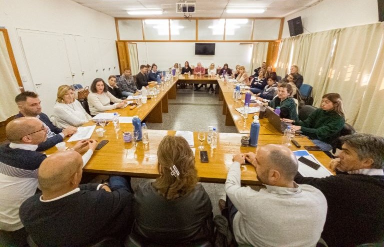 El Gobierno se reunió con sindicatos docentes y se articulan acciones por la conflictividad escolar