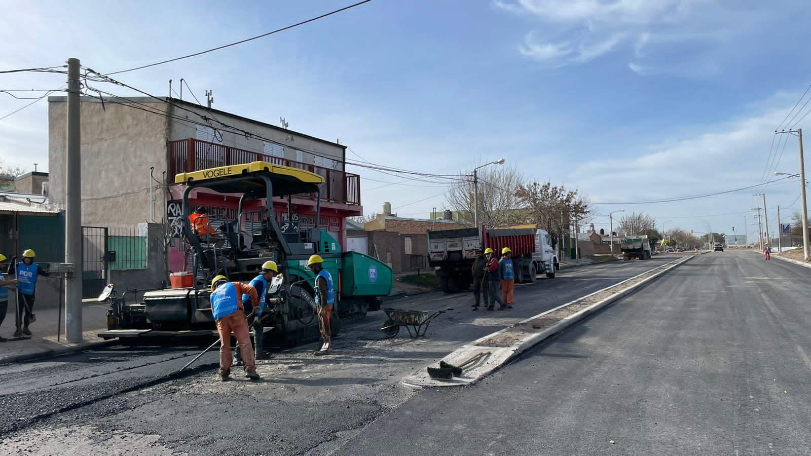 Santa Rosa: Realizan el primer tramo de capa asfáltica en el corredor de calle Stieben