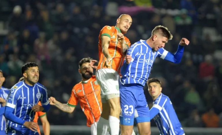 Fútbol: Fuerte comunicado de los jugadores de Godoy Cruz contra los arbitrajes