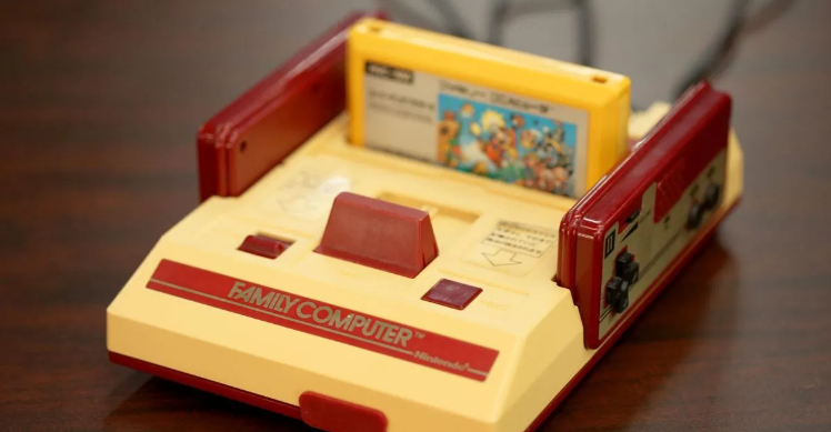 Los 40 años de la Family: la consola que cambió el negocio de Nintendo y sufrió una ola de “clones”