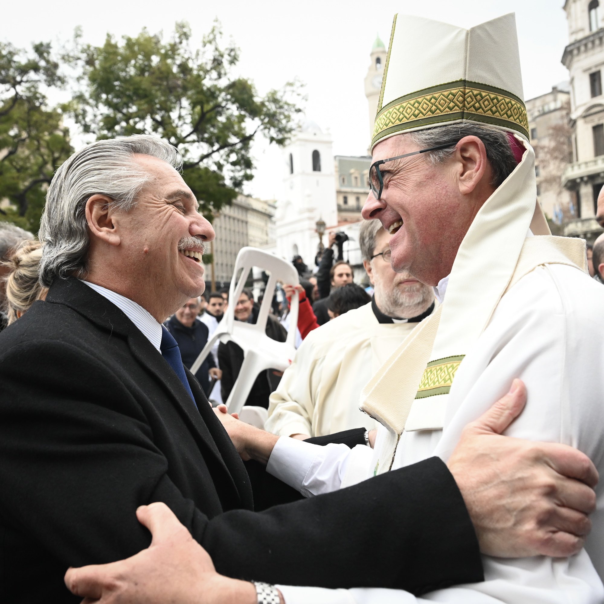 Asumió García Cueva y llamó a “no profundizar más la grieta”