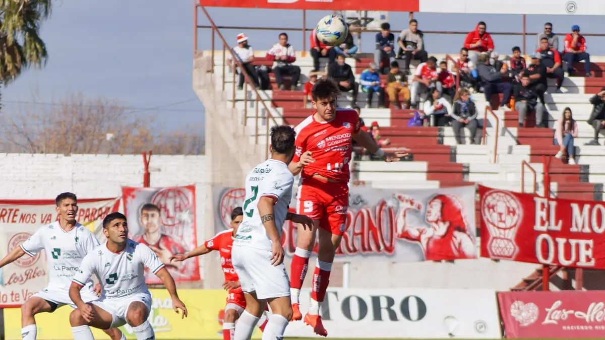 Fútbol: Ferro de Pico lo ganaba pero se lo dieron vuelta sobre el cierre en el Federal “A”