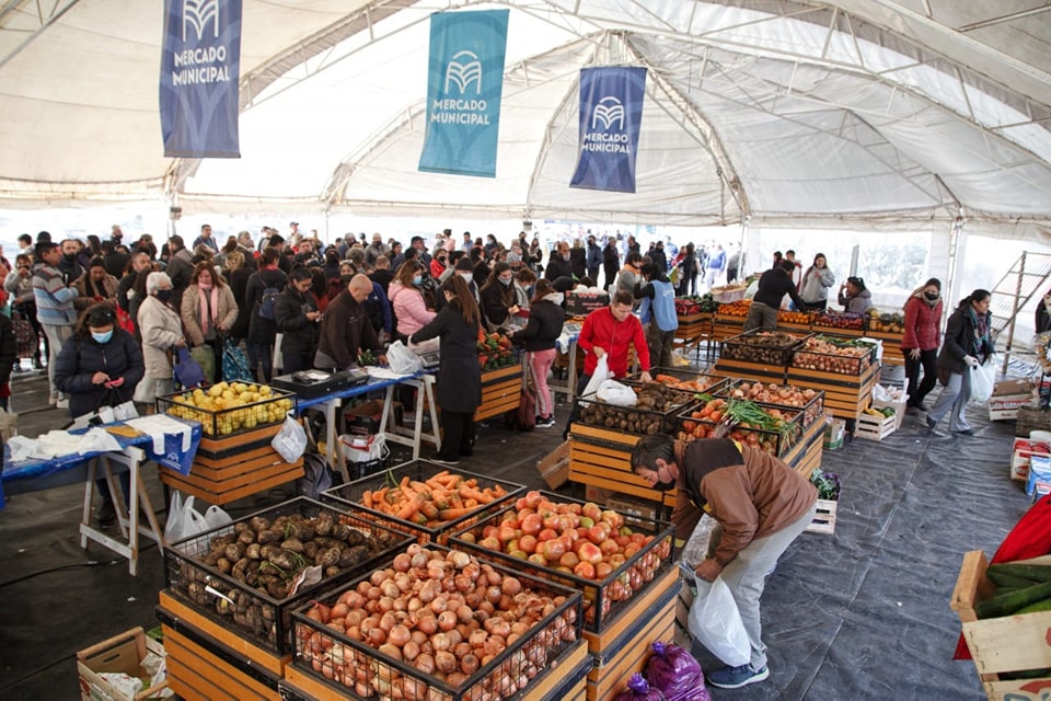 El Mercado Municipal abre sus puertas con un nuevo horario