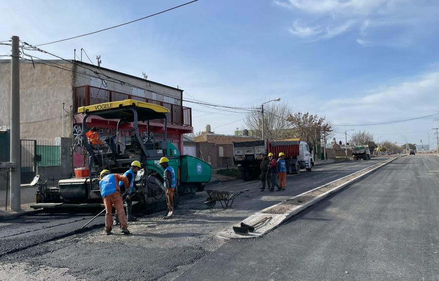 Santa Rosa: Siguen los trabajos de pavimentación de la calle Stieben