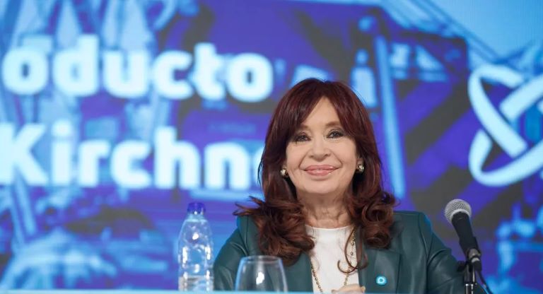 Cristina Kirchner pidió recordar a los caídos en Malvinas “con honor y respeto”