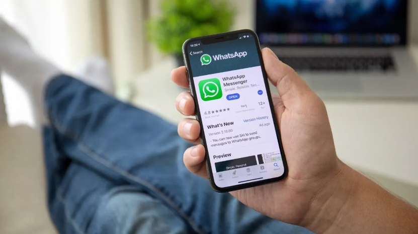 Ahora sí: los recién llegados a los grupos de WhatsApp tendrán una solución para no perderse nada