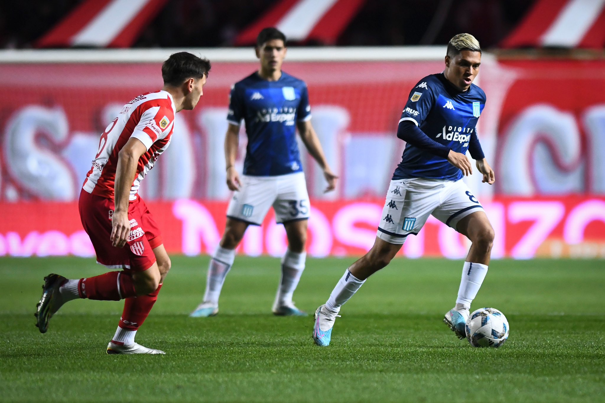 Fútbol: En el debut de Juanfer y Almendra, Racing igualó con Unión en Santa Fe