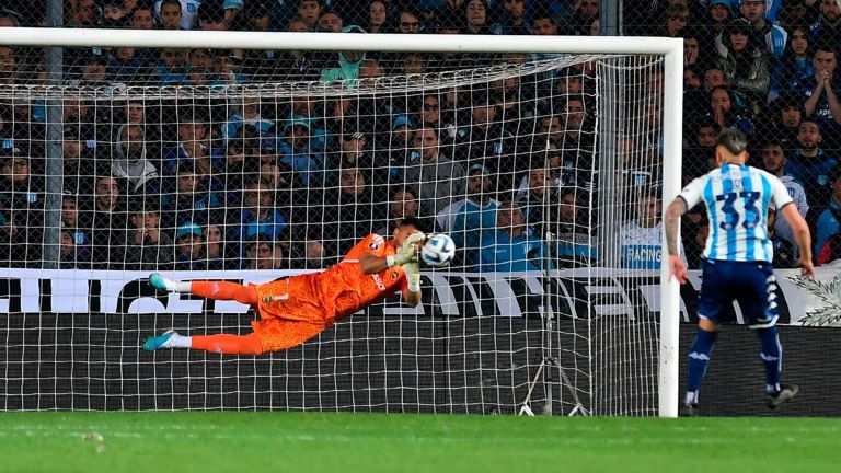 Fútbol: De la mano de Chiquito Romero, Boca eliminó a Racing por penales y es semifinalista de la Libertadores