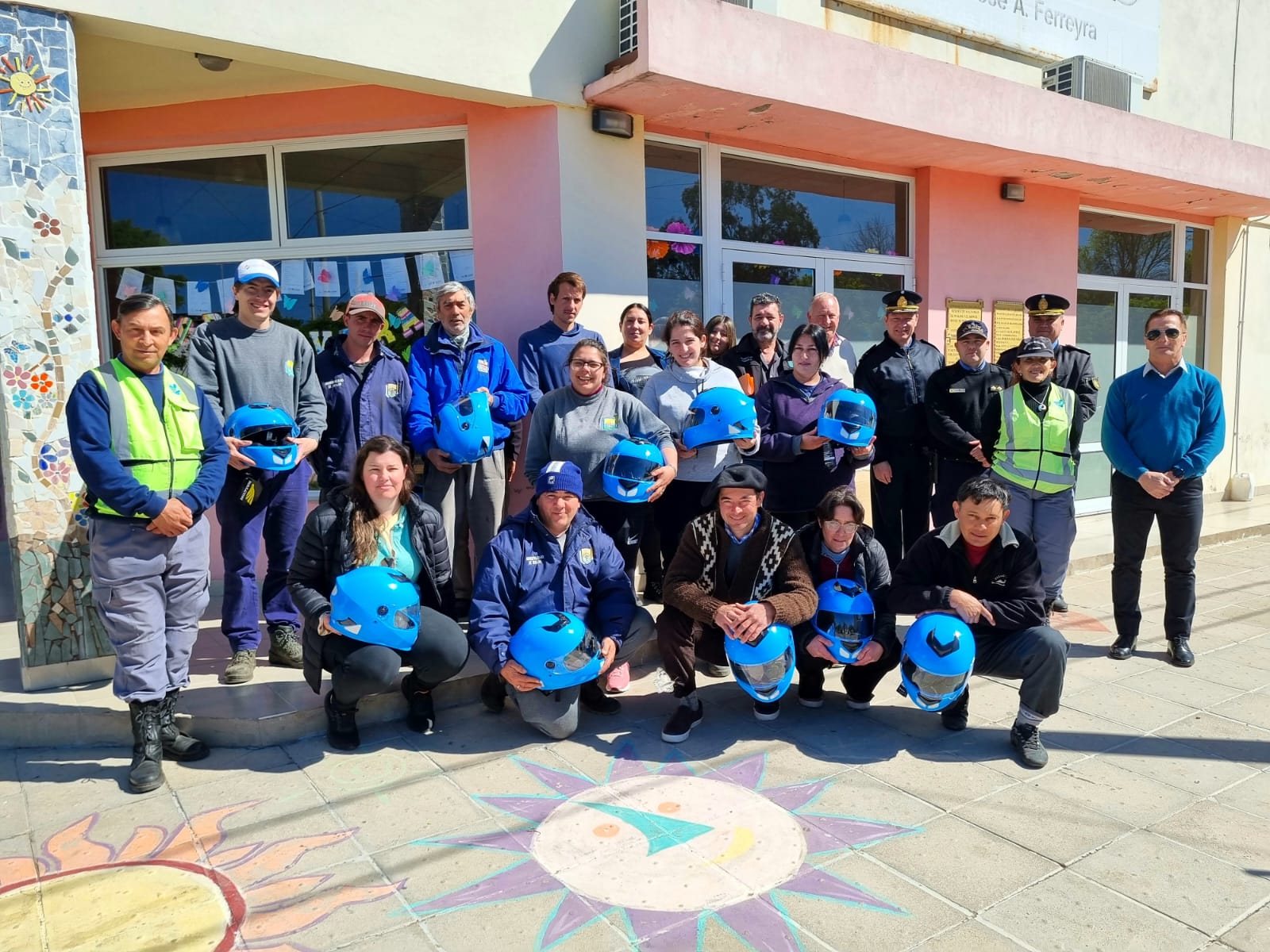 Capacitación y entrega de cascos a motociclistas alcanzó a 30 localidades