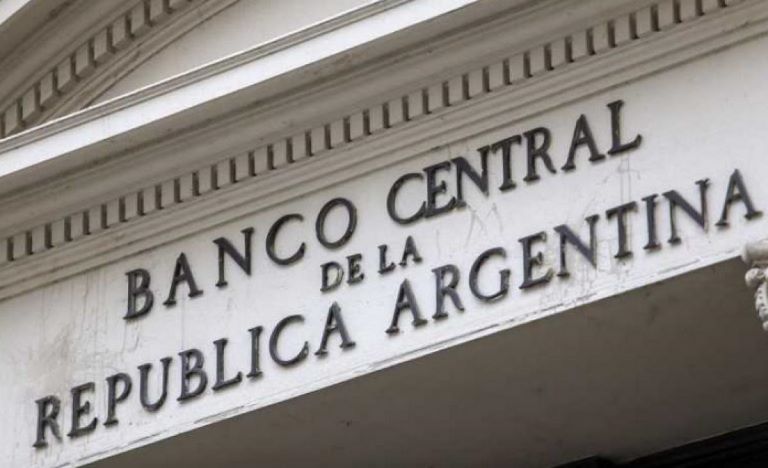 Se dispara sin freno la deuda del Banco Central y bate todos los récords al superar los 20 billones de pesos