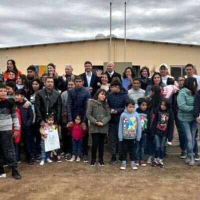 El Gobierno entregó diez viviendas a familias de Intendente Alvear a través del Plan “Mi Casa 1”