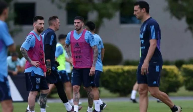 Fútbol: Messi trabajó de manera liviana en el último entrenamiento de la Selección y es duda para el duelo contra Bolivia