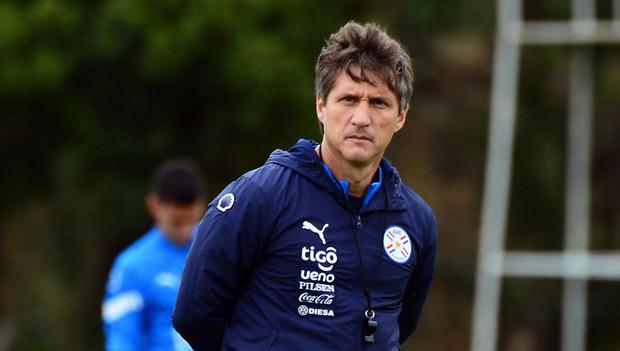 Fútbol: Barros Schelotto dejó de ser técnico de Paraguay