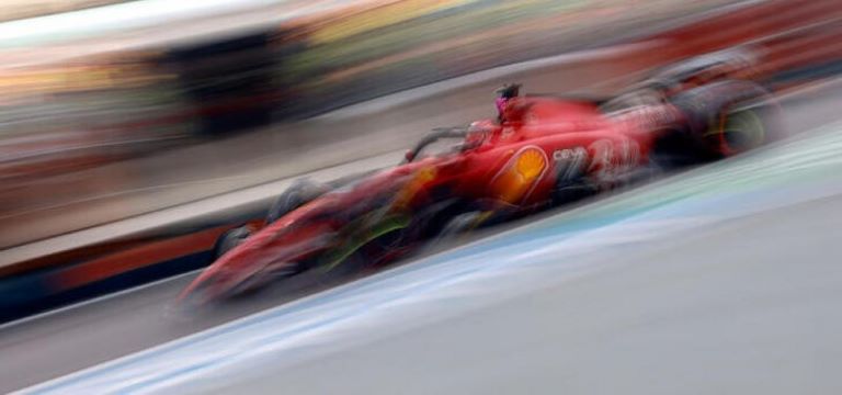 Automovilismo: Ferrari lideró los entrenamientos para el GP de Singapur de F1 con lagartos en la pista