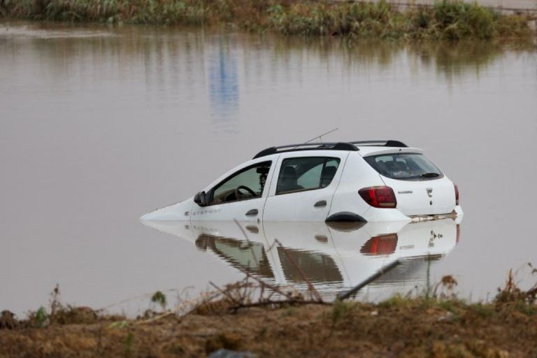 España: Lluvias fatales provocan muerte y anegamientos