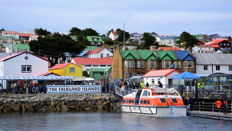 Malvinas: El Reino Unido realiza de nuevo el polémico concurso para llevar a estudiantes universitarios a las islas