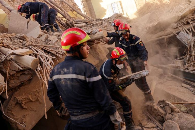 Marruecos: Ya son más de 2.800 los muertos por el terremoto y los sobrevivientes acampan a la intemperie