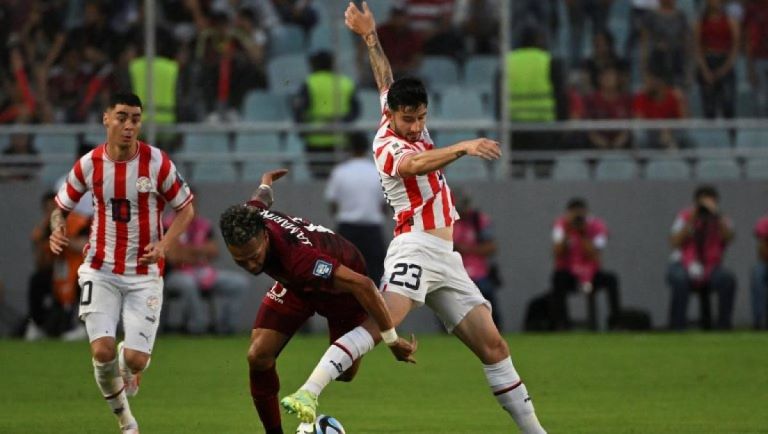 Fútbol: En un duelo cargado de polémica, Venezuela venció al Paraguay de los Barros Schelotto