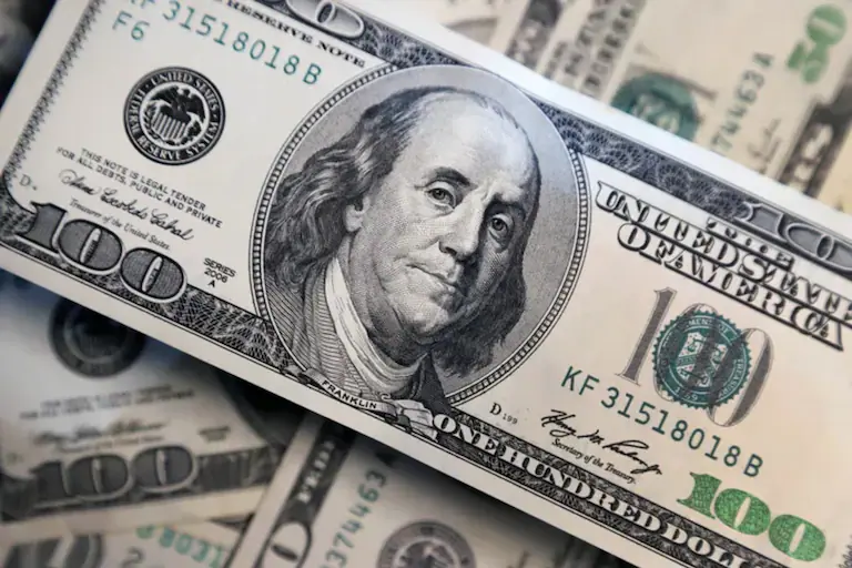 Dólar: El blue en caída y a un paso de quebrar el piso de los $1.000