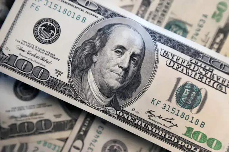 Dólar: Fuerte baja del blue en el último día del mes