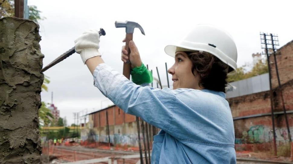 Crece el número de mujeres empleadas en la construcción