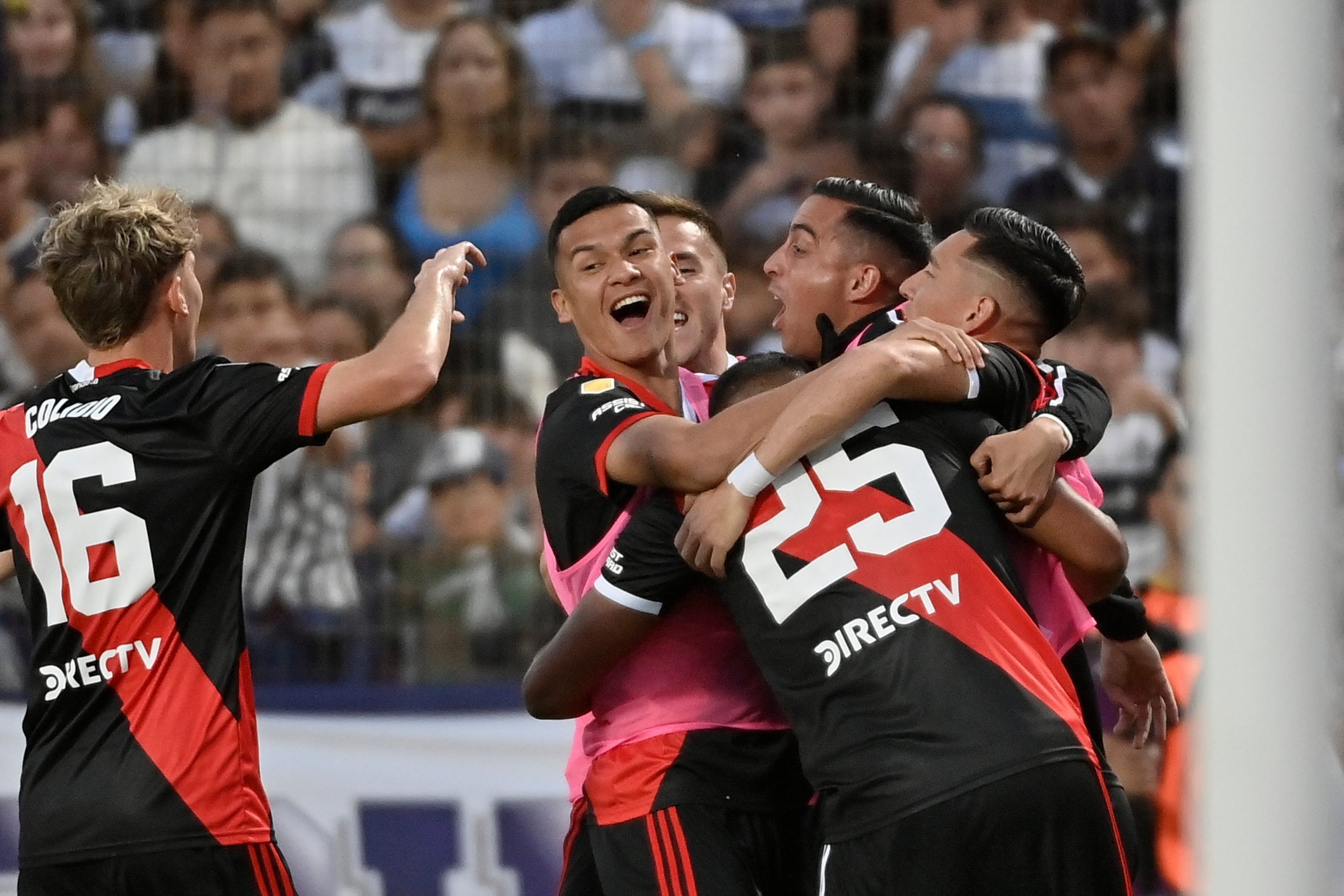 Fútbol: River venció a Gimnasia y se consolida en la cima de su grupo