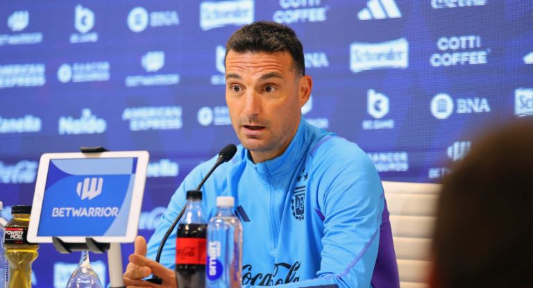 Fútbol: Lionel Scaloni aseguró que vio “bien” a Messi y que podría ser titular ante Paraguay